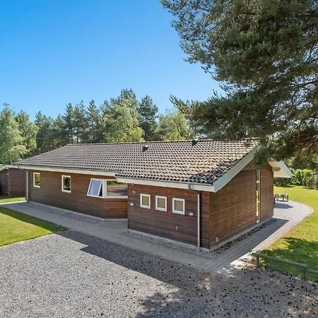 Nice Home In Væggerløse With Sauna Feriehus