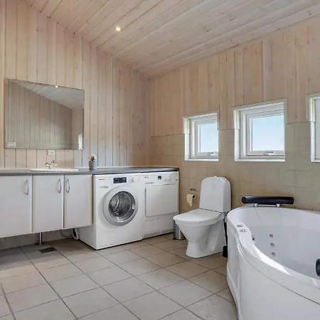 Nice Home In Væggerløse With Sauna * Bøtø By