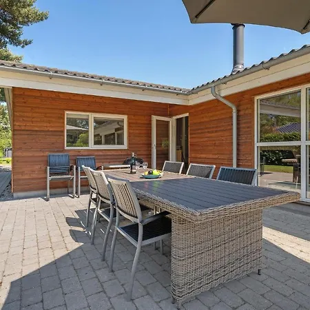 Nice Home In Væggerløse With Sauna * Bøtø By