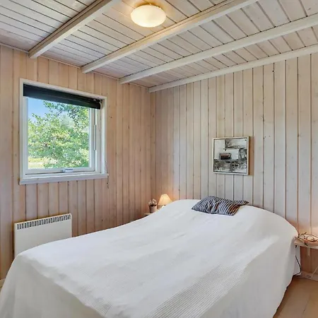 Feriehus Nice Home In Væggerløse With Sauna